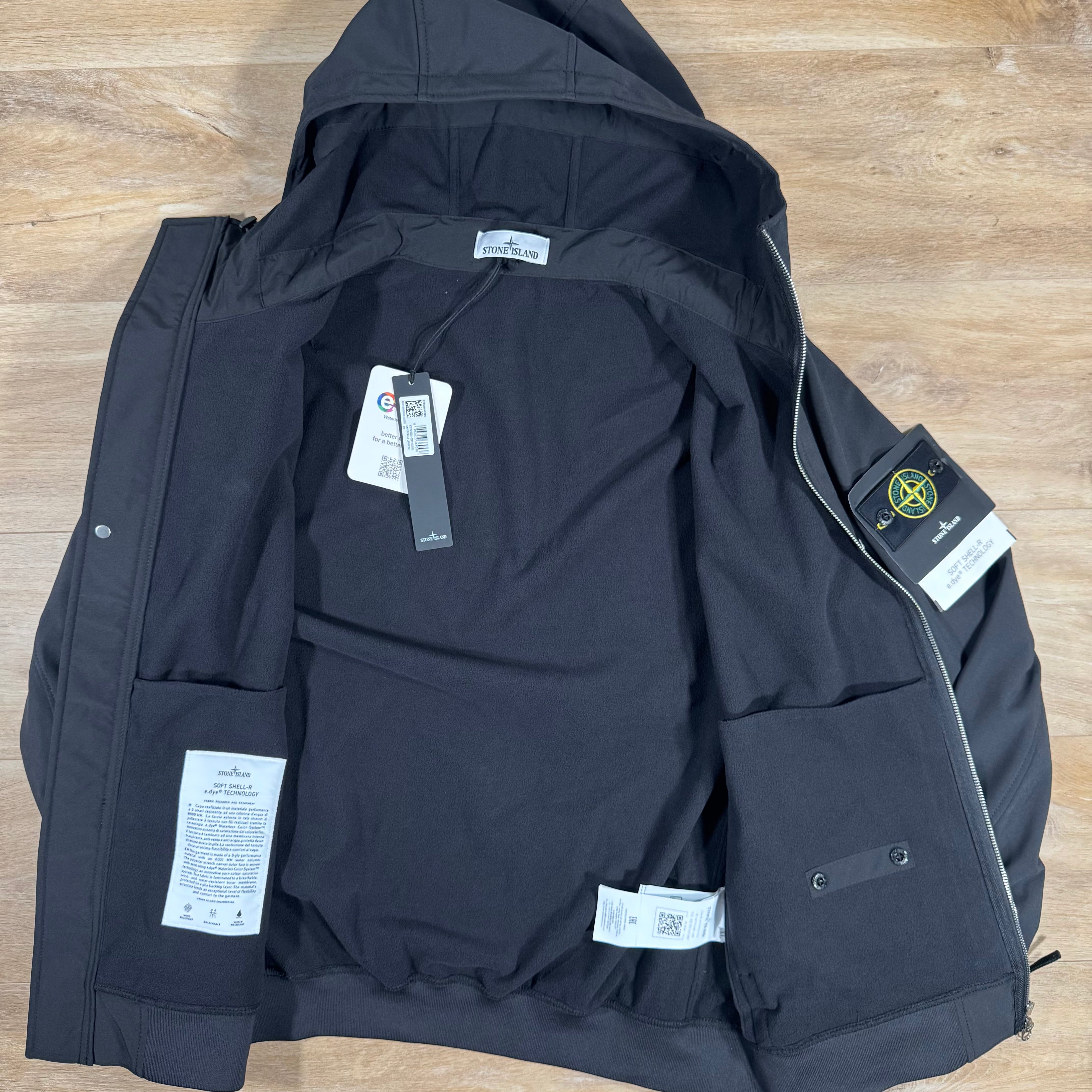 Stone Island Soft Shell-R Jacket in Black