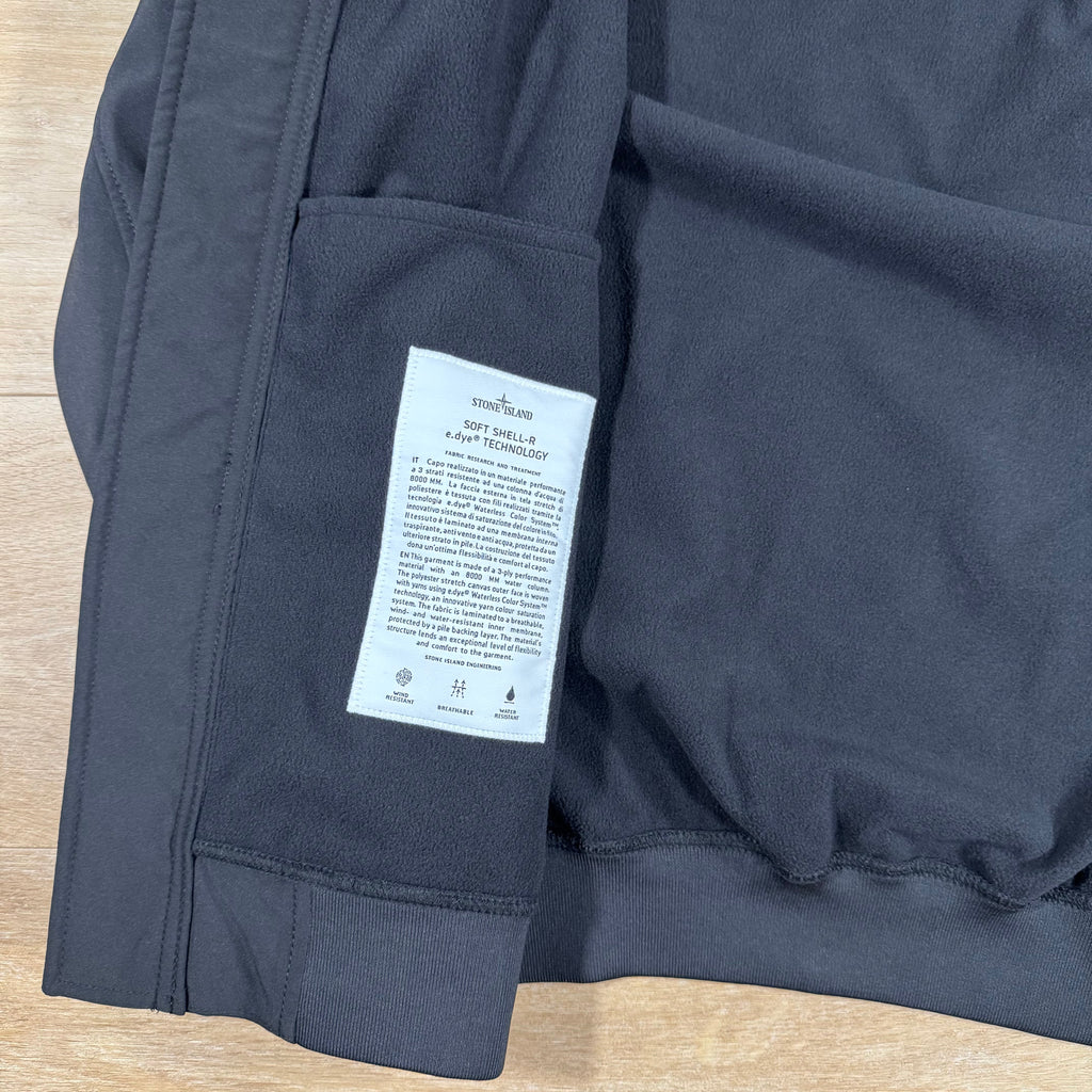 Stone Island Soft Shell-R Jacket in Black