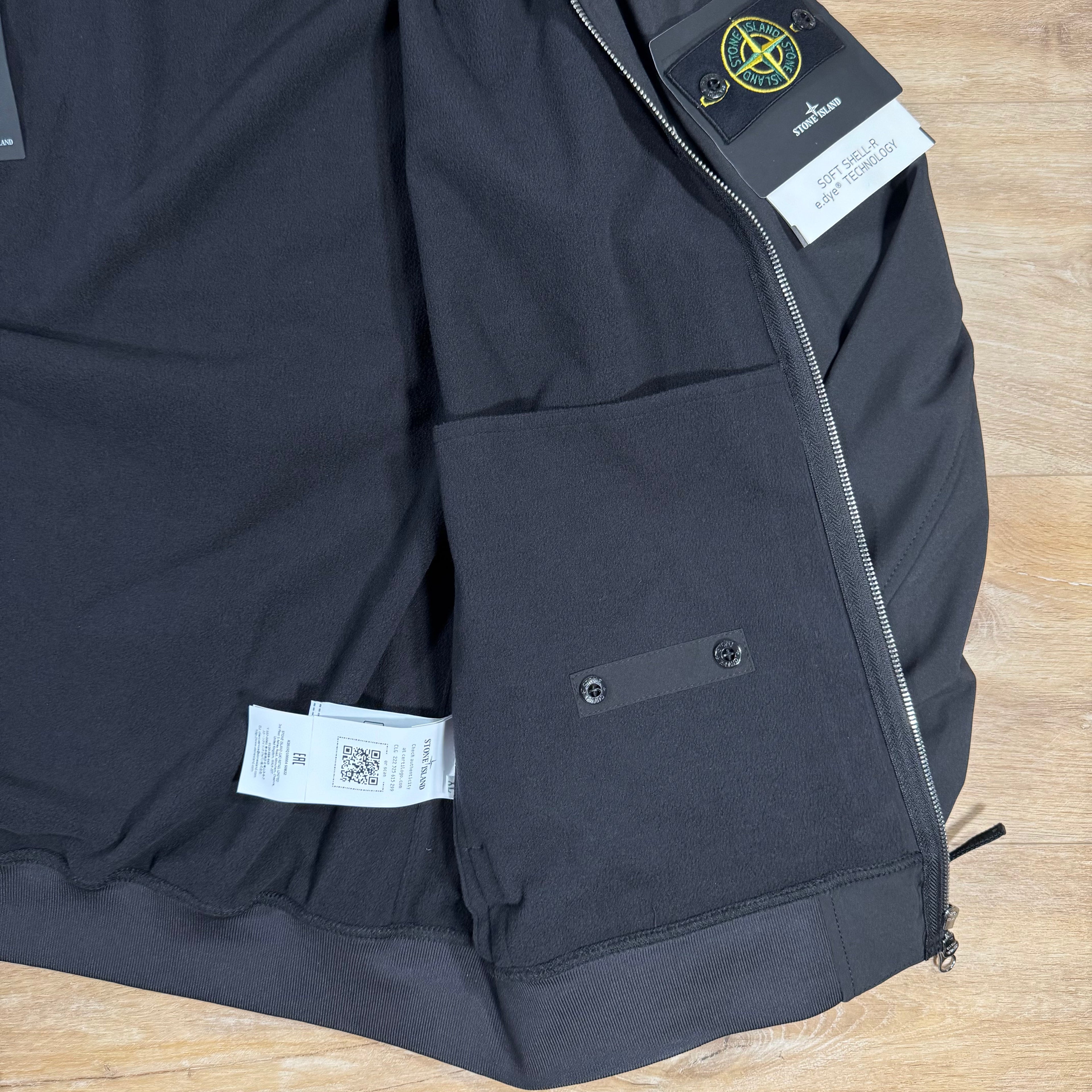 Stone Island Soft Shell-R Jacket in Black