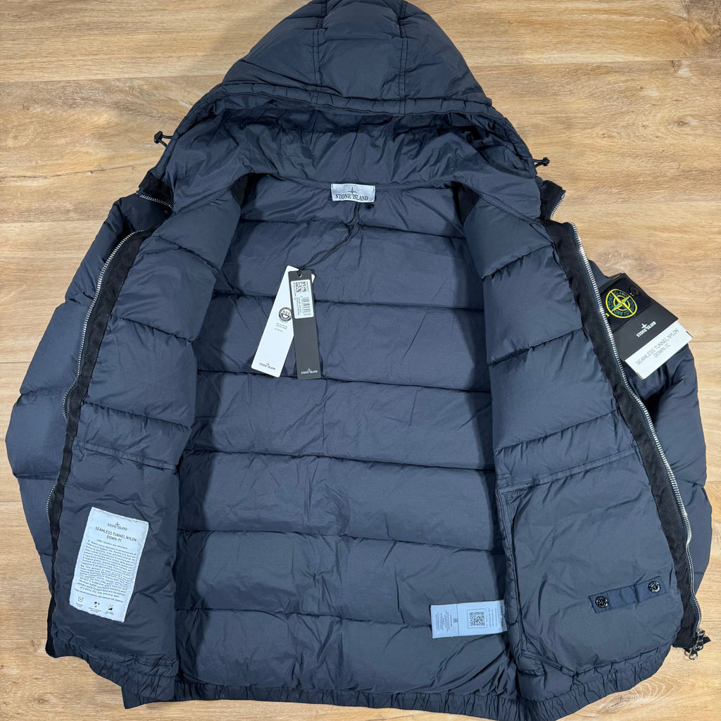 Stone Island Seamless Tunnel Nylon Down-TC Jacket in Navy