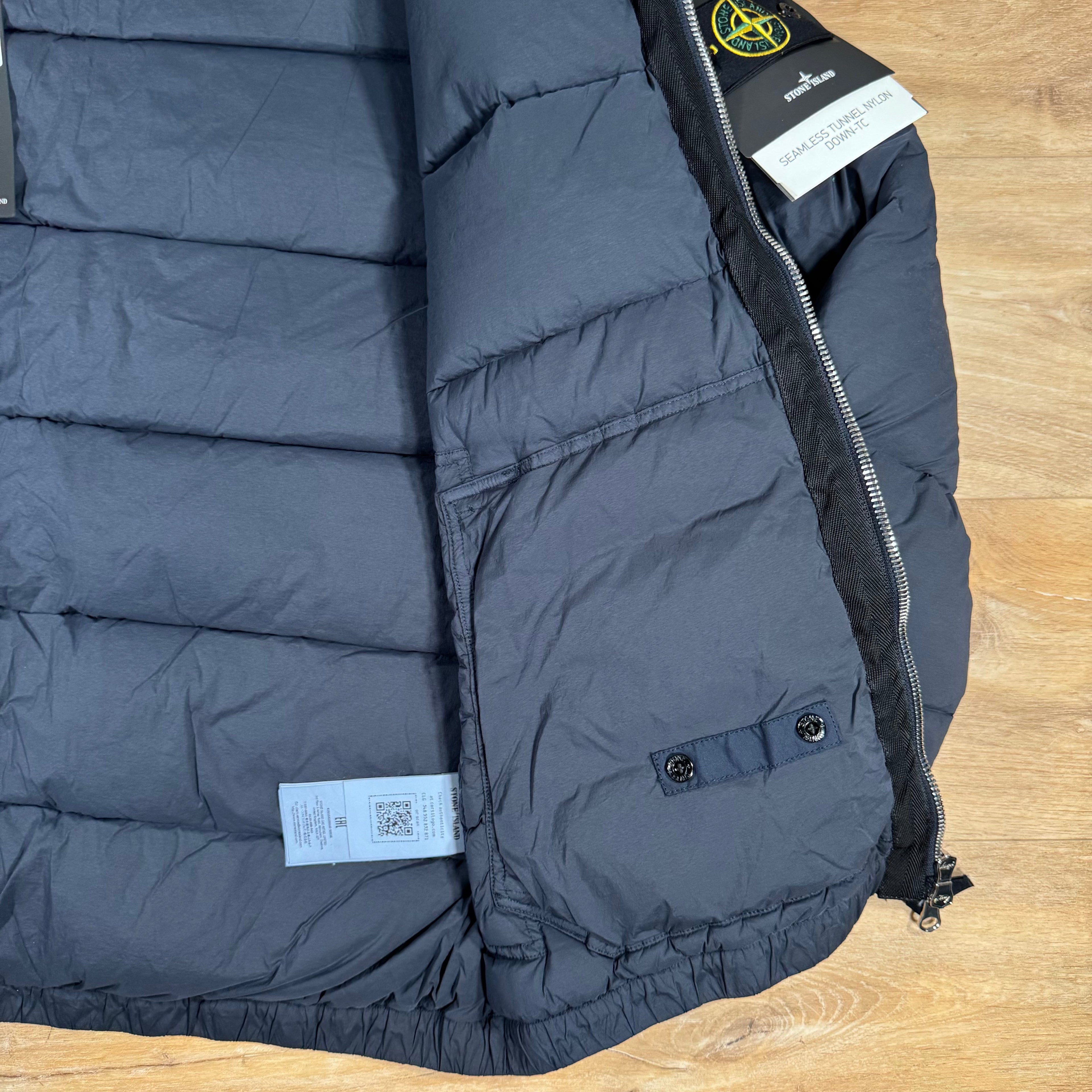 Stone Island Seamless Tunnel Nylon Down-TC Jacket in Navy